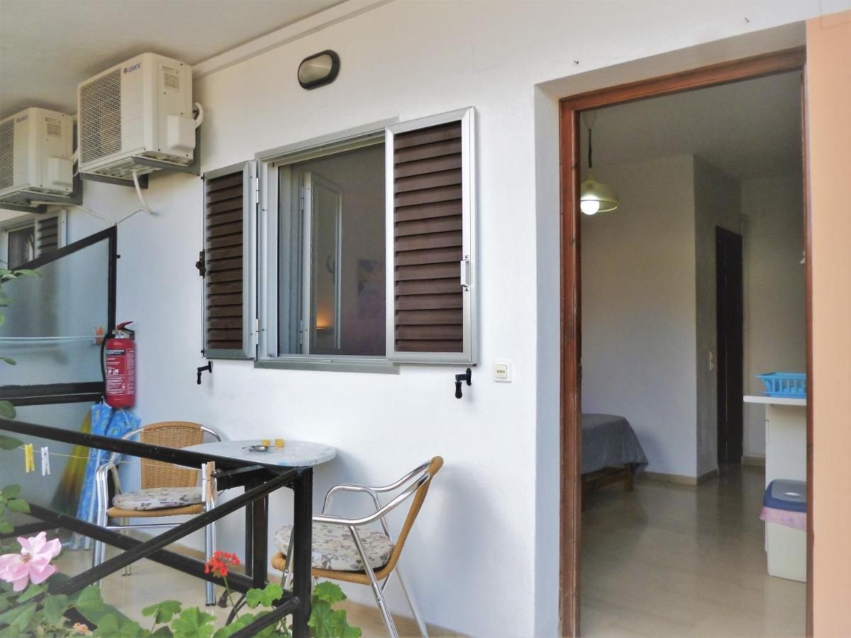 Kostas Apartments & Studios Agios Georgios Pagon Exterior photo